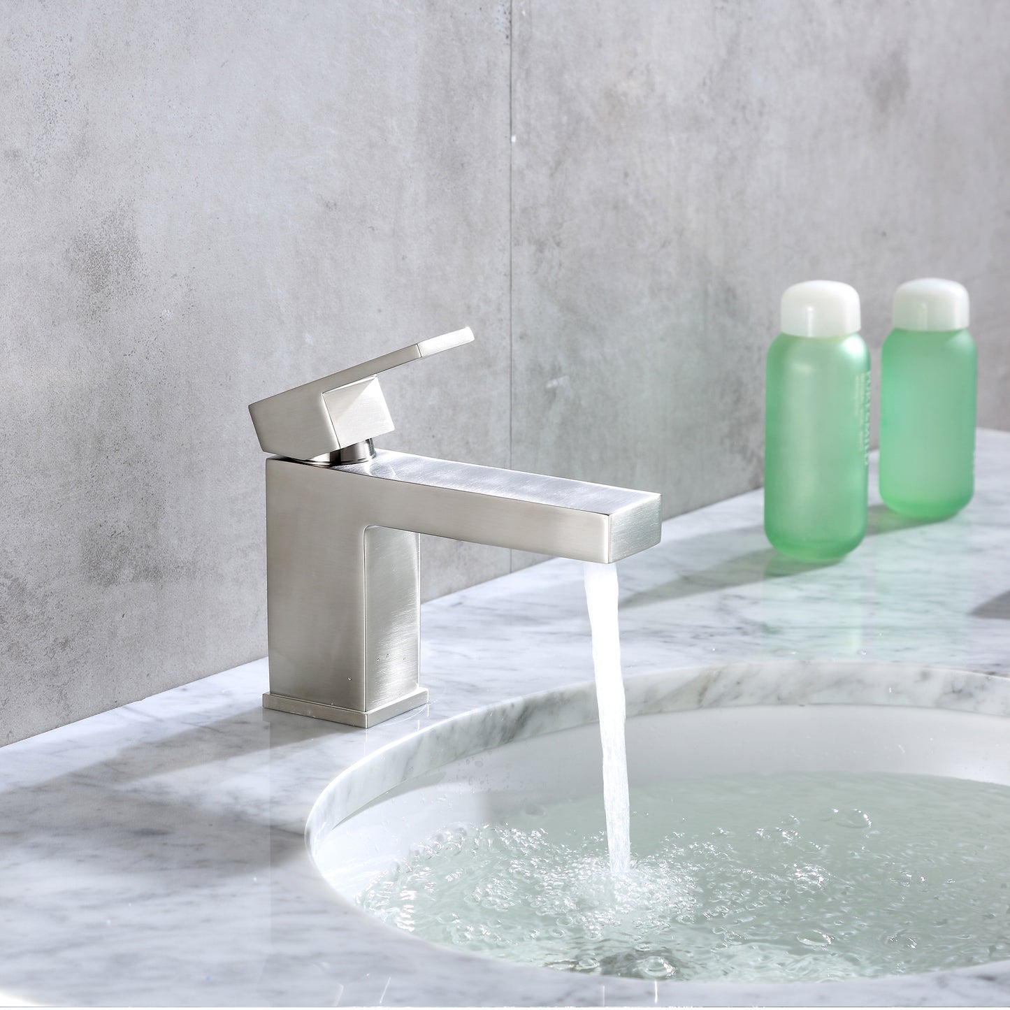 BSH05-SB Single Hole Single-Handle Bathroom Faucet with drain in Brushed Nickel