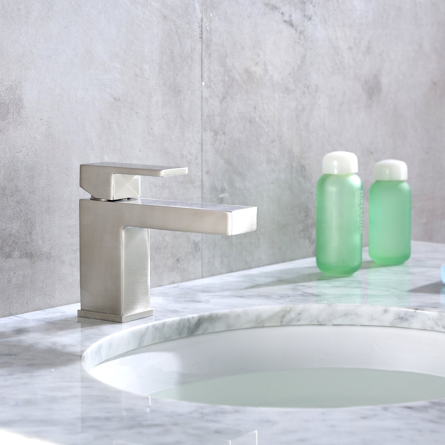 BSH05-SB Single Hole Single-Handle Bathroom Faucet with drain in Brushed Nickel
