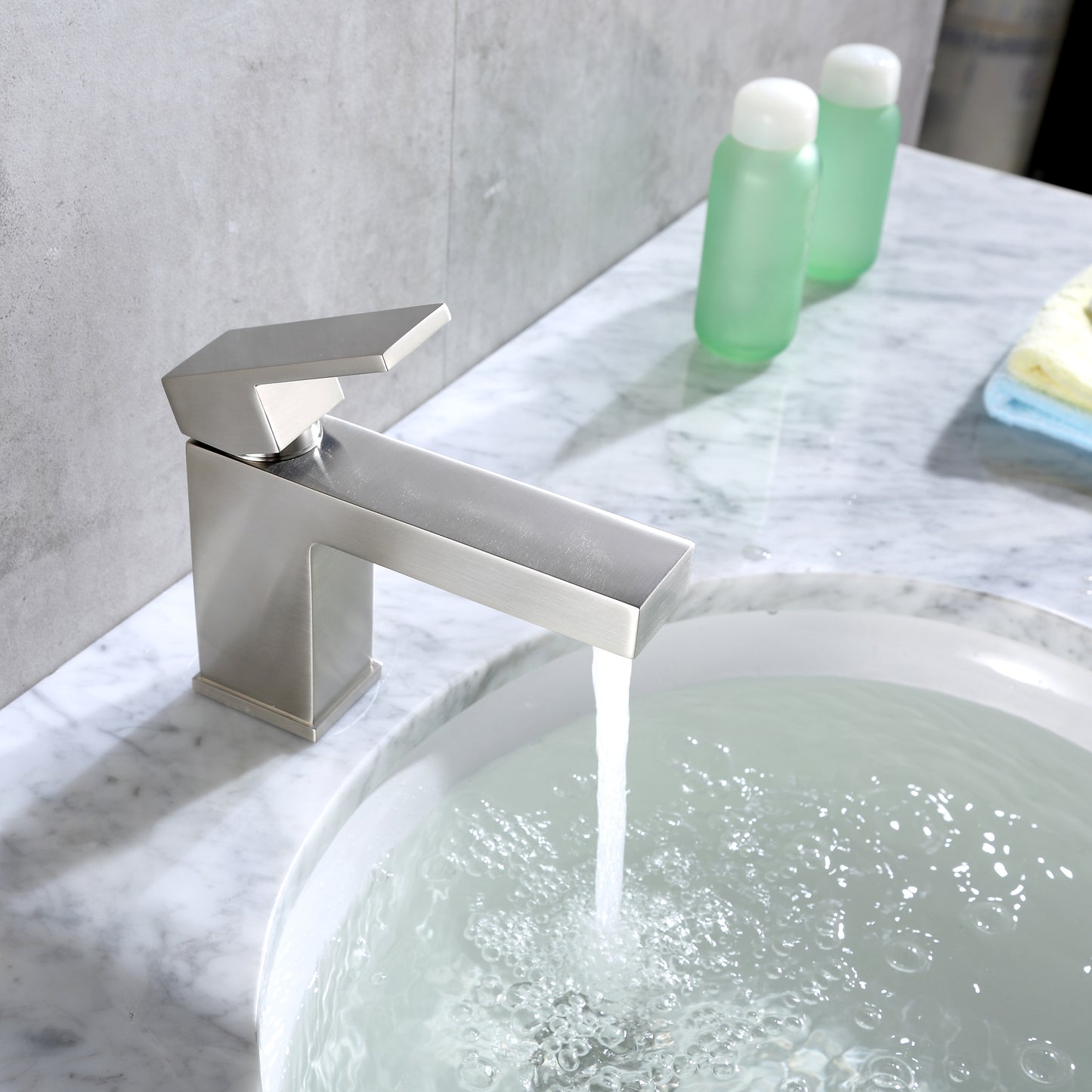 BSH05-SB Single Hole Single-Handle Bathroom Faucet with drain in Brushed Nickel