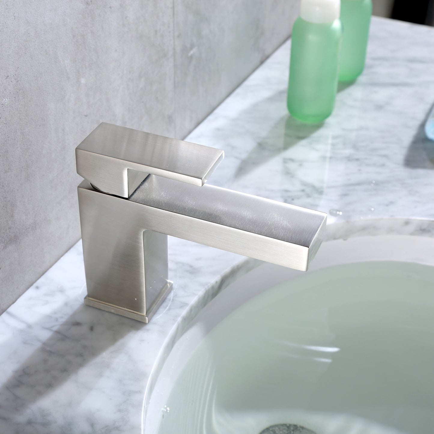 BSH05-SB Single Hole Single-Handle Bathroom Faucet with drain in Brushed Nickel