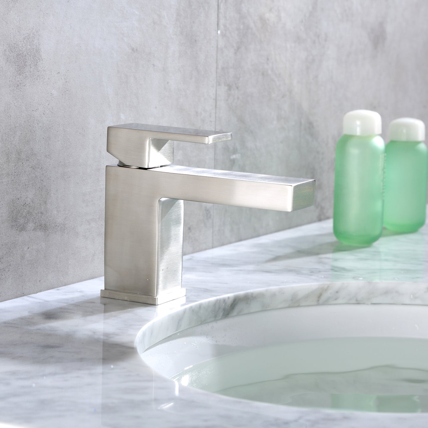 BSH05-SB Single Hole Single-Handle Bathroom Faucet with drain in Brushed Nickel