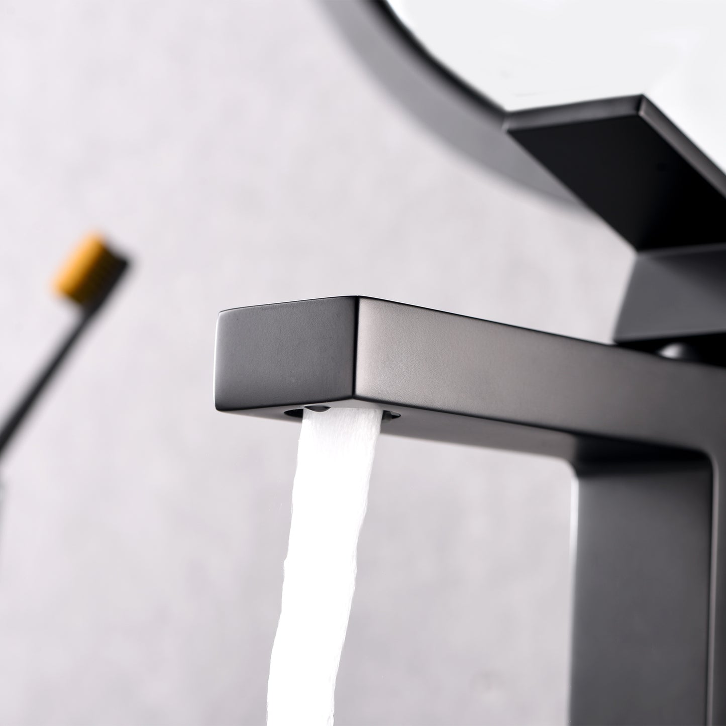 BSH05-SM Single Hole Single-Handle Bathroom Faucet with drain in Matte Black