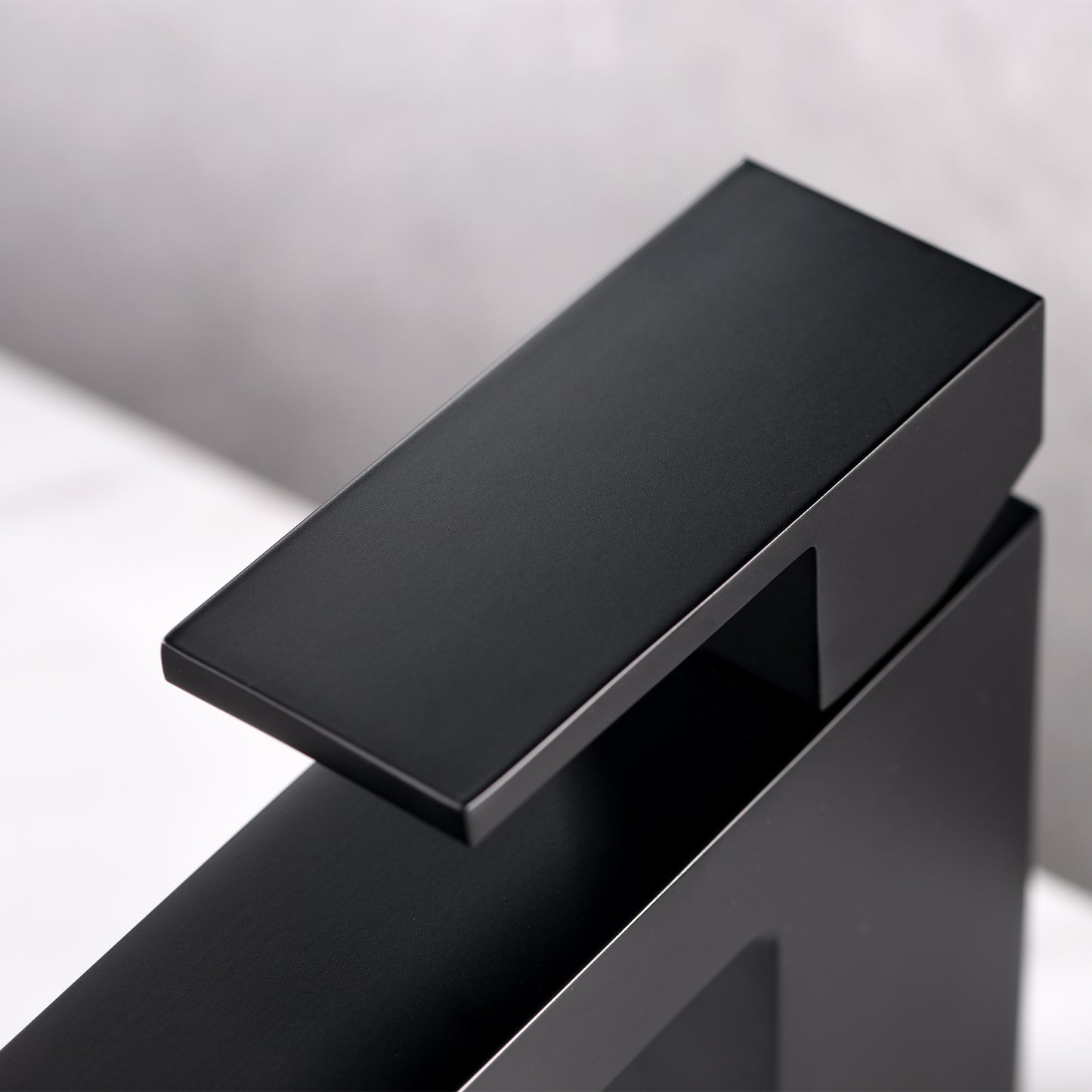 BSH05-SM Single Hole Single-Handle Bathroom Faucet with drain in Matte Black