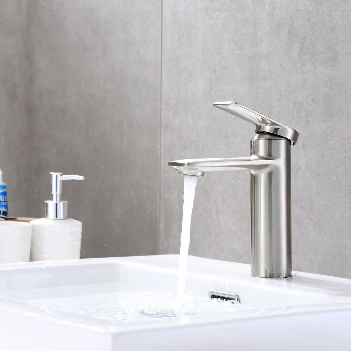 BSH07-SB Single Hole Single-Handle Bathroom Faucet with drain in Brushed Nickel