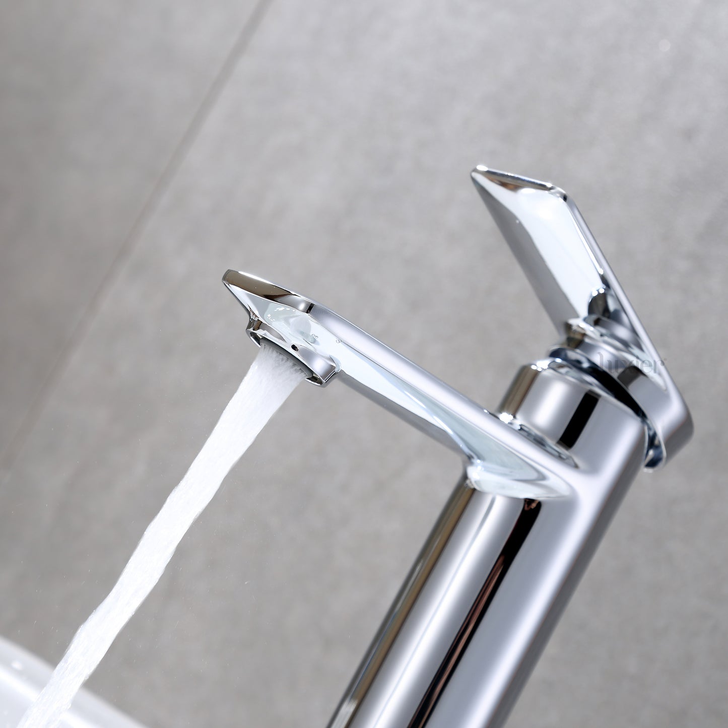 BSH07-SC Single Hole Single-Handle Bathroom Faucet with drain in Chrome