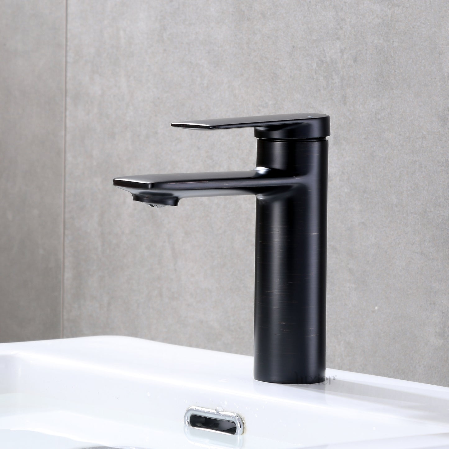 BSH07-SO Single Hole Single-Handle Bathroom Faucet with drain in Oil Rubbed Bronze