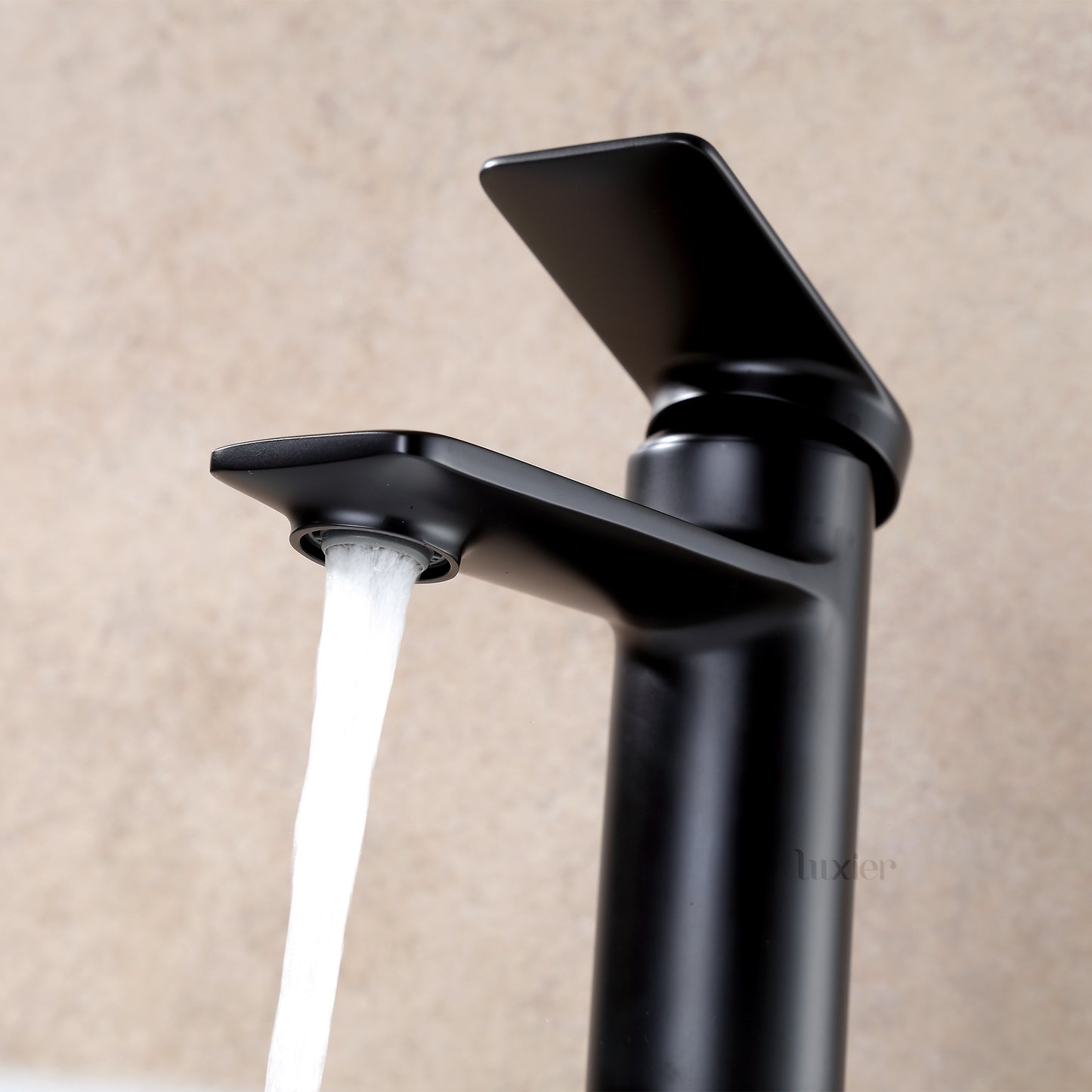 BSH07-SM Single Hole Single-Handle Bathroom Faucet with drain in Matte Black
