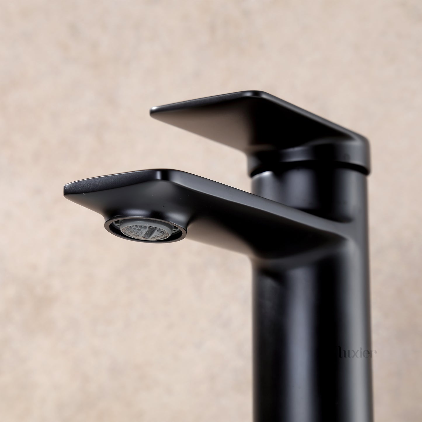 BSH07-SM Single Hole Single-Handle Bathroom Faucet with drain in Matte Black