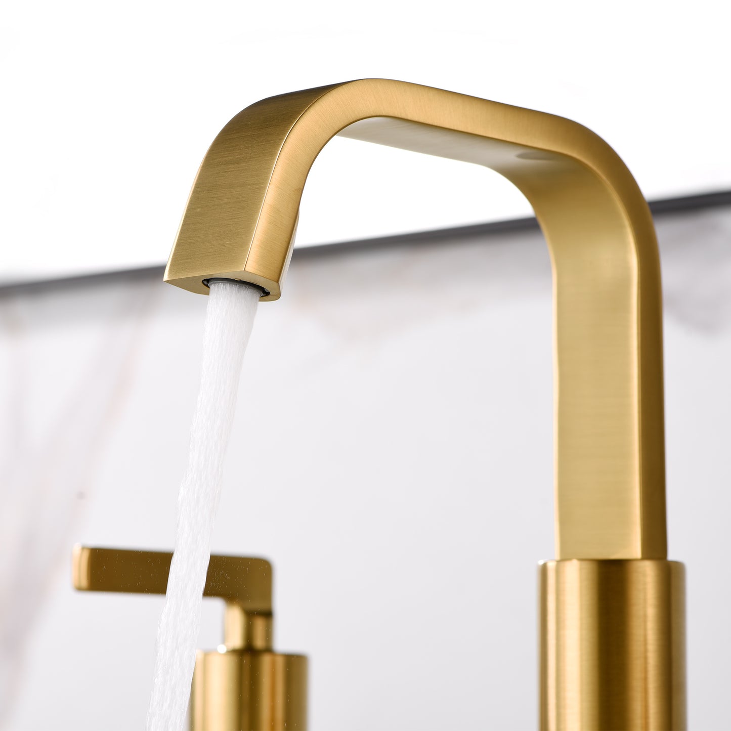 WSP04-TG Contemporary 8 in. Widespread 2-Handle Bathroom Faucet in Brushed Gold