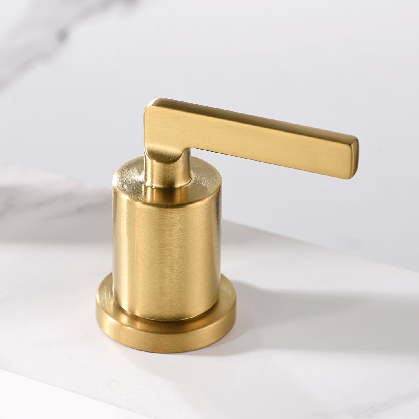 WSP04-TG Contemporary 8 in. Widespread 2-Handle Bathroom Faucet in Brushed Gold