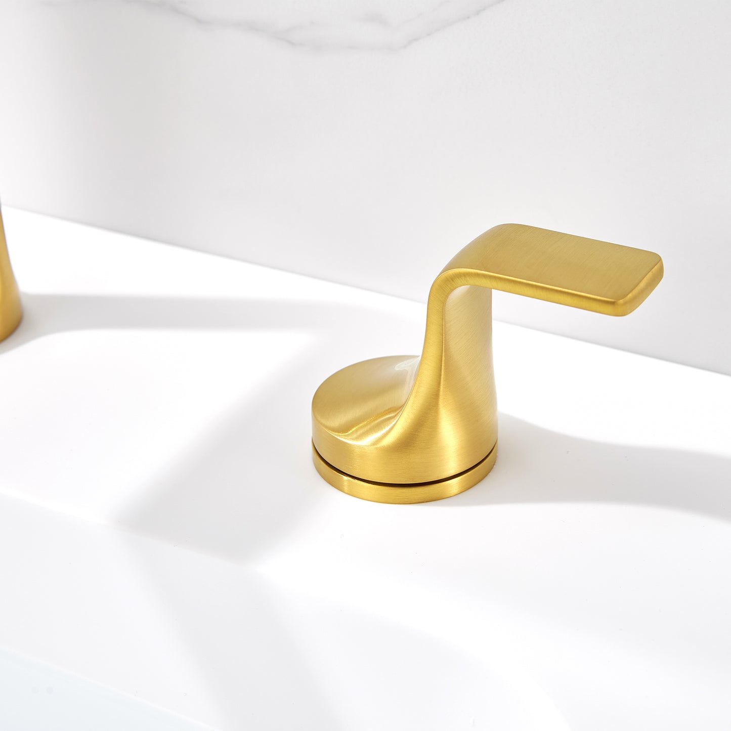 Varen WSP15-TG 8 in. Widespread 2-Handle Bathroom Faucet in Brushed Gold