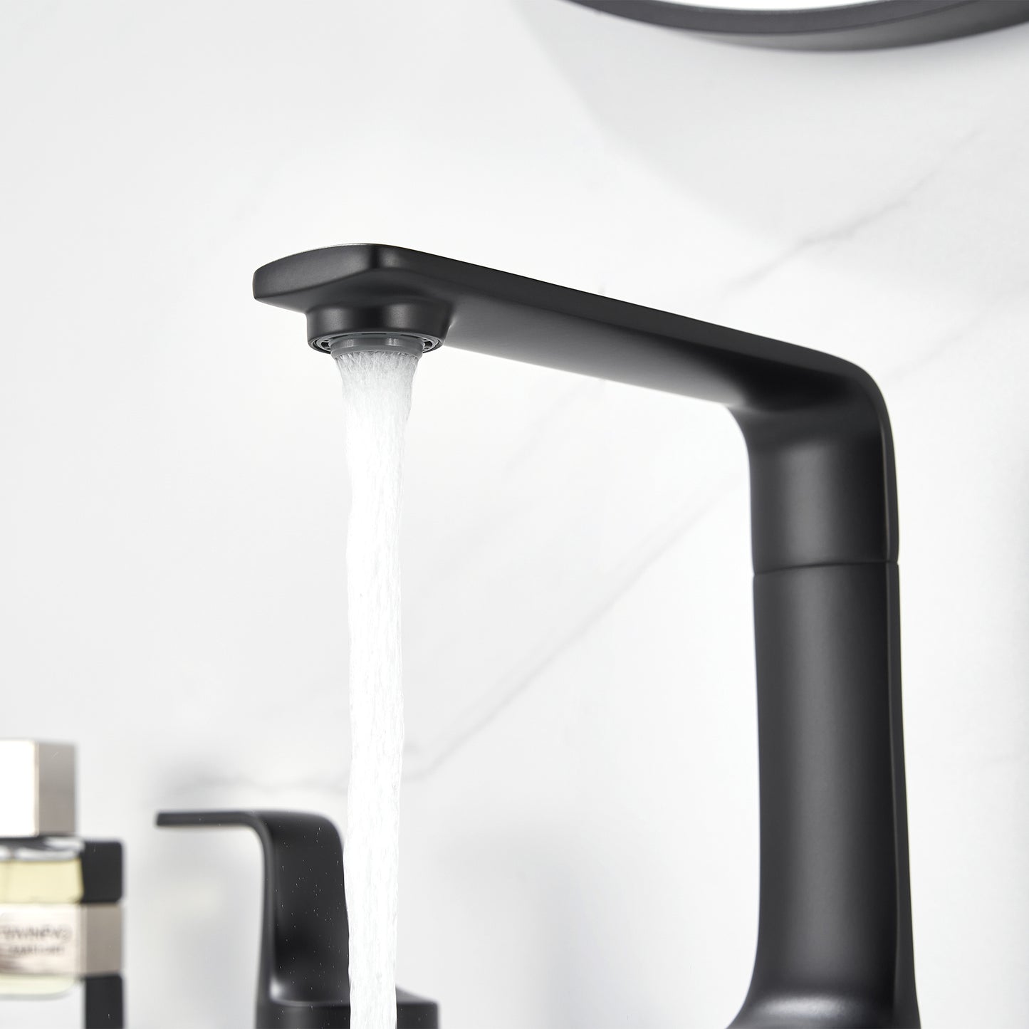 Varen WSP15-TM 8 in. Widespread 2-Handle Bathroom Faucet in Matte Black