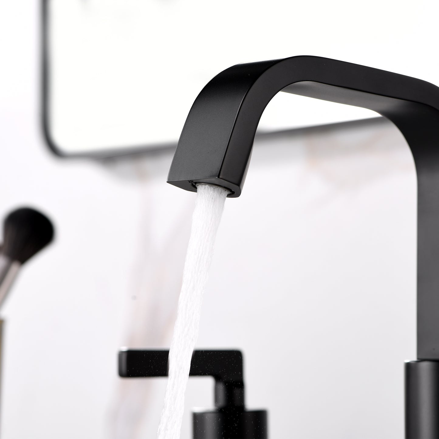 WSP04-TM Contemporary 8 in. Widespread 2-Handle Bathroom Faucet in Matte Black